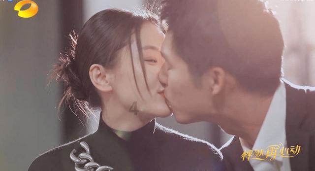 水均益女儿开启首场直播净赚万元，却被大品牌拒之门外，原因残酷